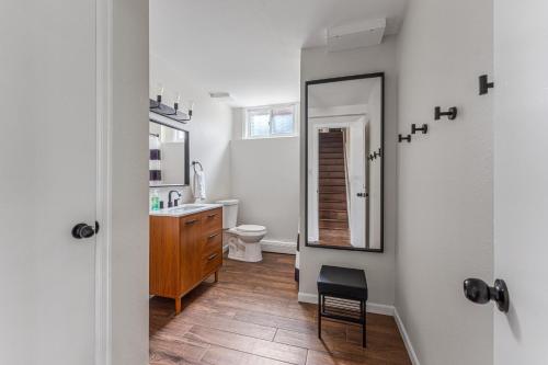 Koupelna v ubytování Longmont board games, beds, and boats - 4BR