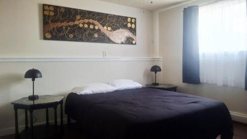 Postel nebo postele na pokoji v ubytování Longmont board games, beds, and boats - 2BR