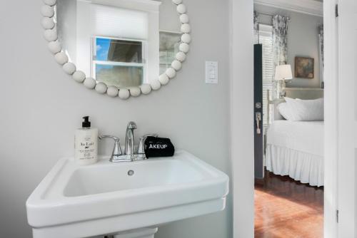 Vannituba majutusasutuses La Belle Bungalow - 2b2b, Pet Friendly with fee