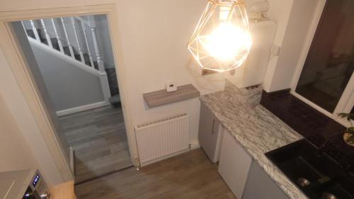 Spacious 3 Bedrooms 7 Beds Maisonette with 1 Bathroom 1WC 4 Smart TV's with Adaptable Lounge Area Tram access near Salford Quays and MCR City Centre photo 66