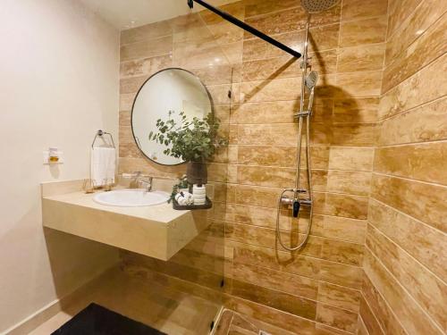 Ένα μπάνιο στο Marien Residences Building 1