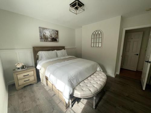 Galeriebild der Unterkunft Woodsy Chic Family-Friendly Spacious Getaway in Lake Arrowhead