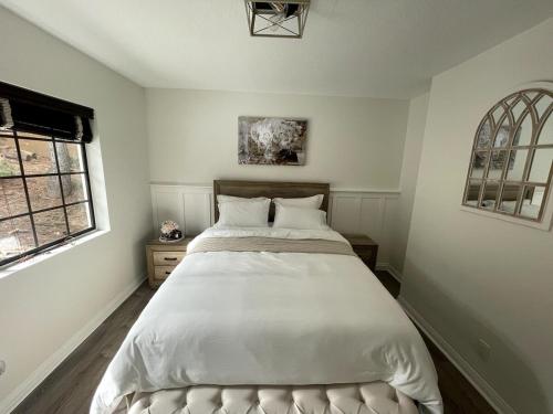 Galeriebild der Unterkunft Woodsy Chic Family-Friendly Spacious Getaway in Lake Arrowhead