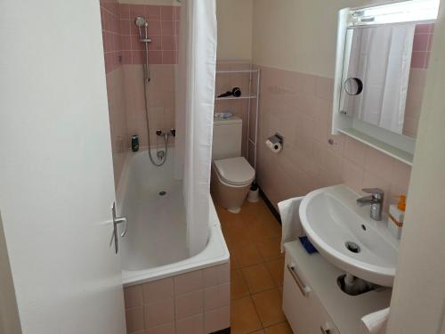 Ένα μπάνιο στο Appartement Montreux