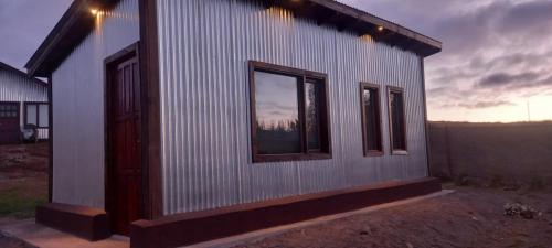 Το κτήριο όπου στεγάζεται  η παραθεριστική κατοικία