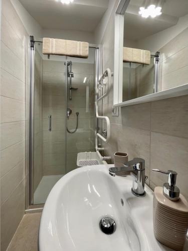 Exclusive apartment MM1 Porta Venezia-PCast