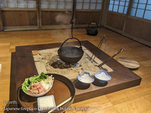 Φαγητό σε αυτή η εξοχική κατοικία ή κάπου εκεί κοντά