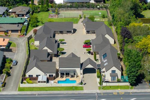 an aerial view of a house at Bethlehem Motor Inn and Conference Centre in Tauranga