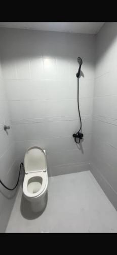 Koupelna v ubytování استوديو مميز بأثاث انيق في قلب الخبر بدخول ذاتي 12