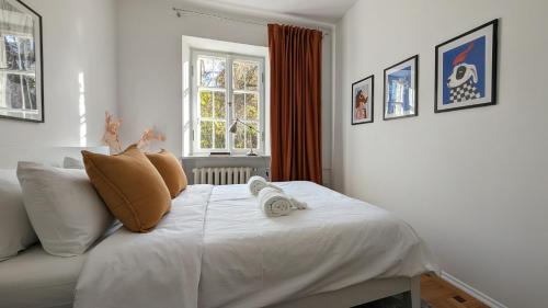 Bella Luna Luxury Suites - Chic Old Town Warsaw Apartment