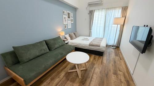 Postel nebo postele na pokoji v ubytování OUCHI HOTEL Hiroshima Station