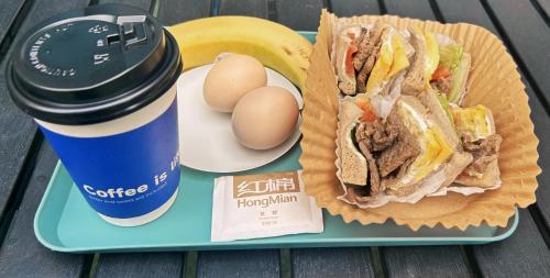 Φαγητό σε αυτό το ξενοδοχείο ή κάπου εκεί κοντά