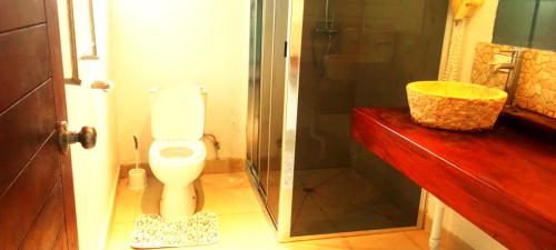 Ένα μπάνιο στο Tropicana Villa