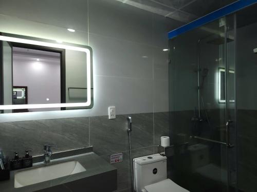 Koupelna v ubytování Sunrise Ocean Viewpoint Hotel