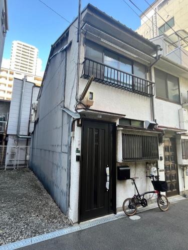 Private house near Umeda, limited to one group per day entire house 6 min walk to Nakazakicho station