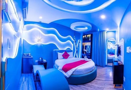 Ένα ή περισσότερα κρεβάτια σε δωμάτιο στο Tân Bình Hotel