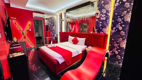 Ένα ή περισσότερα κρεβάτια σε δωμάτιο στο Tân Bình Hotel