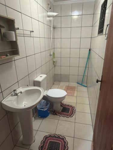 Ένα μπάνιο στο Suíte casal 01