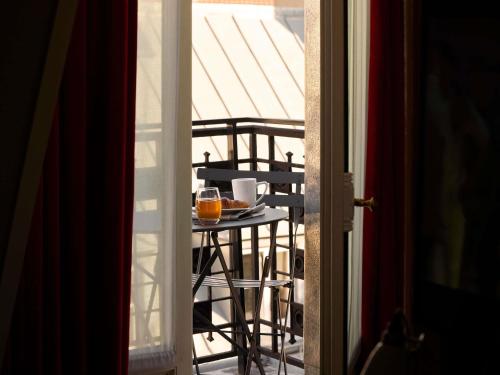 Restaurace v ubytování l'Echiquier Opéra Hotel Paris - MGallery Collection