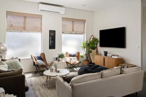 Photo de la galerie de l'établissement Renovated 3BR Apartment in CBD, à Gisborne