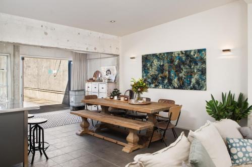 Φωτογραφία από το άλμπουμ του Renovated 3BR Apartment in CBD σε Gisborne