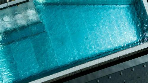 Πισίνα στο ή κοντά στο Chalet With Spa And Pool With View