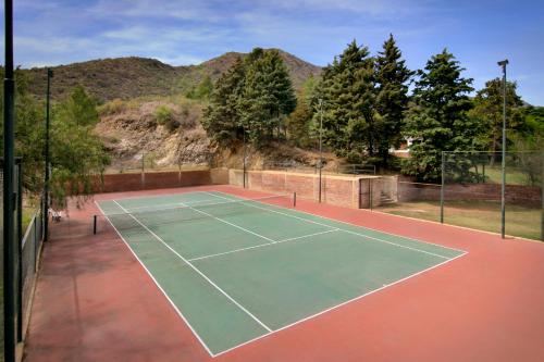 Tênis e/ou squash em Altos de Belgrano Hotel Cabañas Golf y Spa ou nos arredores