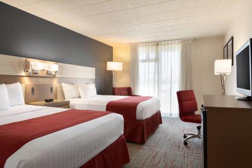 Ramada by Wyndham Clarion – Photos 4