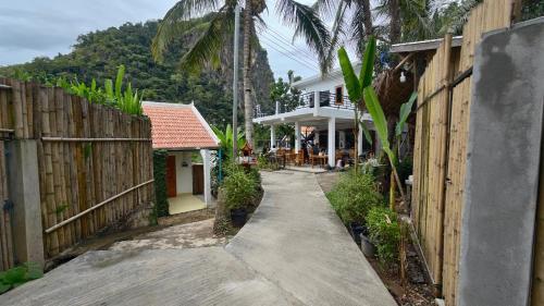 Κήπος έξω από το My village river side