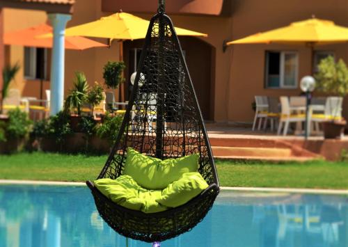 Bazén v ubytování Hotel Alrawabi nebo v jeho okolí