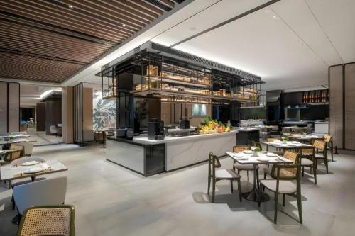 Restaurace v ubytování Seaview Gleetour Hotel Shenzhen Eastwing building