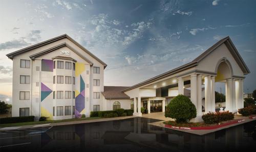 a rendering of the front of a hotel at Spark by Hilton Amarillo East in Amarillo
