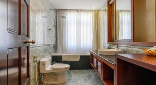 Koupelna v ubytování Ocean View Danang Hotel