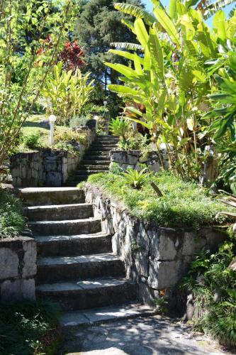 Taman di luar Pousada dos Anjos