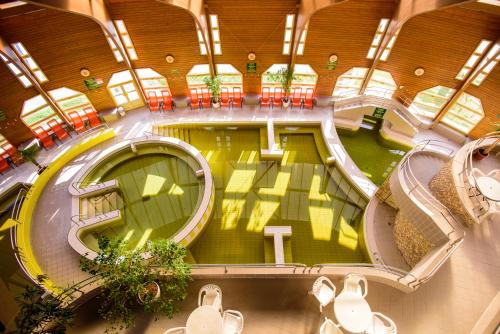 Tisia Hotel & Spa — Swimming pool