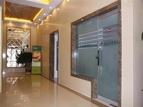 Fotografie z fotogalerie ubytování GreenTree Inn Rizhao Train Station v destinaci Ž'-čao