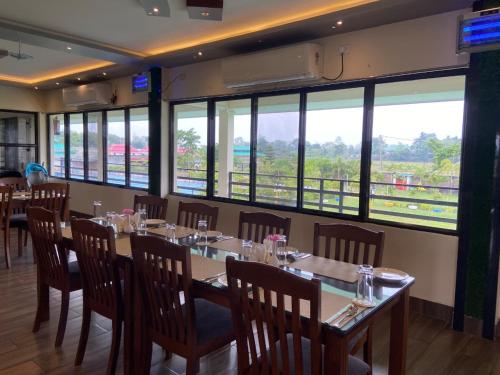 Restaurace v ubytování Whistling Wind Resort