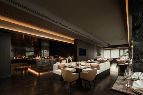 Un restaurante u otro lugar para comer en Atour S Hotel Beijing International Trade CBD Jianguo Men