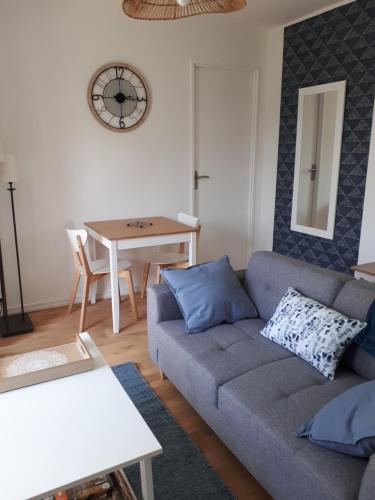 Χώρος καθιστικού στο T2 rénové avec place parking privé