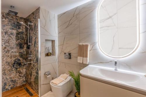 Koupelna v ubytování Motto Premium Hotel&Spa