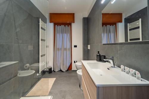 Ένα μπάνιο στο Da Cichin 1 - Free Parking, Wi-Fi & AC