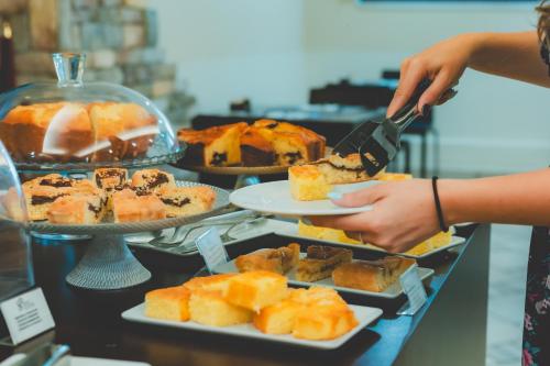 Eten bij of ergens in de buurt van het hotel

