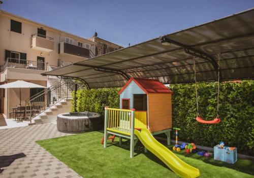 Villa Lucija in Dugi Rat - Haus für 7-8 Personen