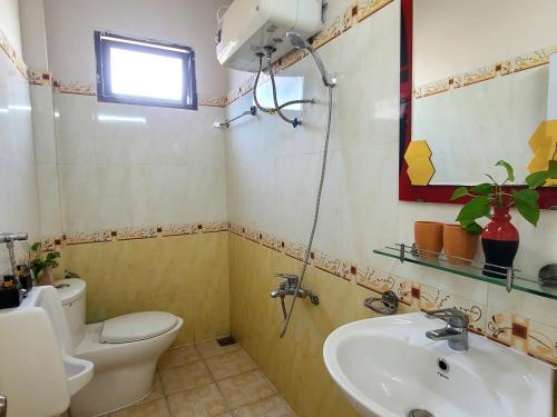 Ένα μπάνιο στο PHU SA HOMESTAY Hoi An