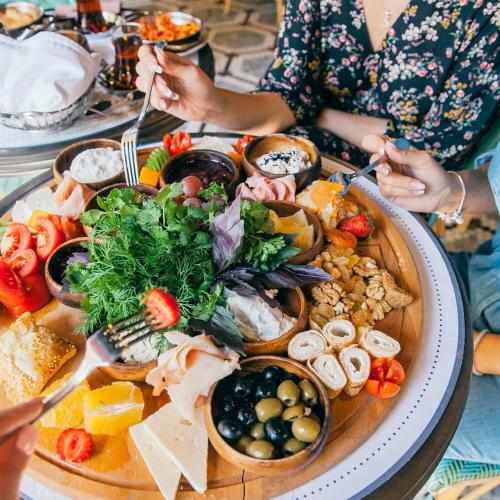 Jídlo v hotelu nebo okolí