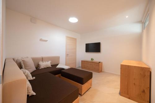 TV a/nebo společenská místnost v ubytování Alleinstehende Villa Mit Pool Und Traumaussicht