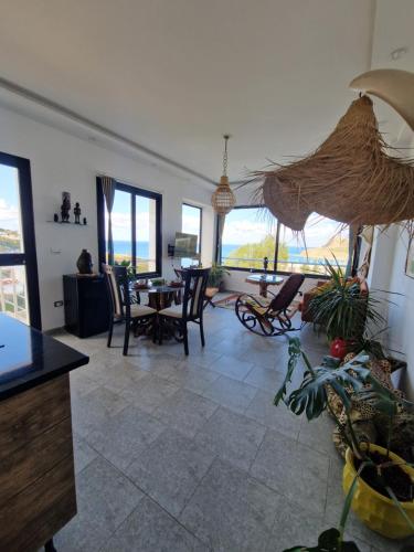 Μπαλκόνι ή βεράντα στο Afro house