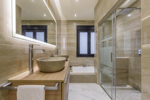 Living4malaga Miramar Luxe Beach Apartment