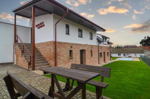 Το κτήριο όπου στεγάζεται  το διαμέρισμα