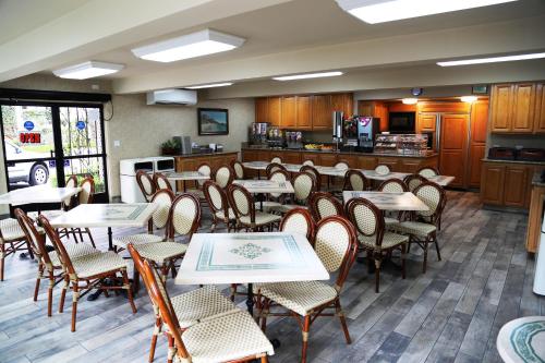 Dapur atau dapur kecil di Laguna Hills Lodge-Irvine Spectrum